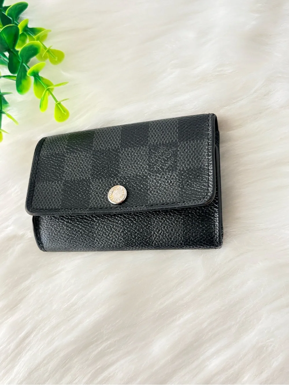 Louis Vuitton Damier Graphite 6 Ring Key Holder with Silver Button